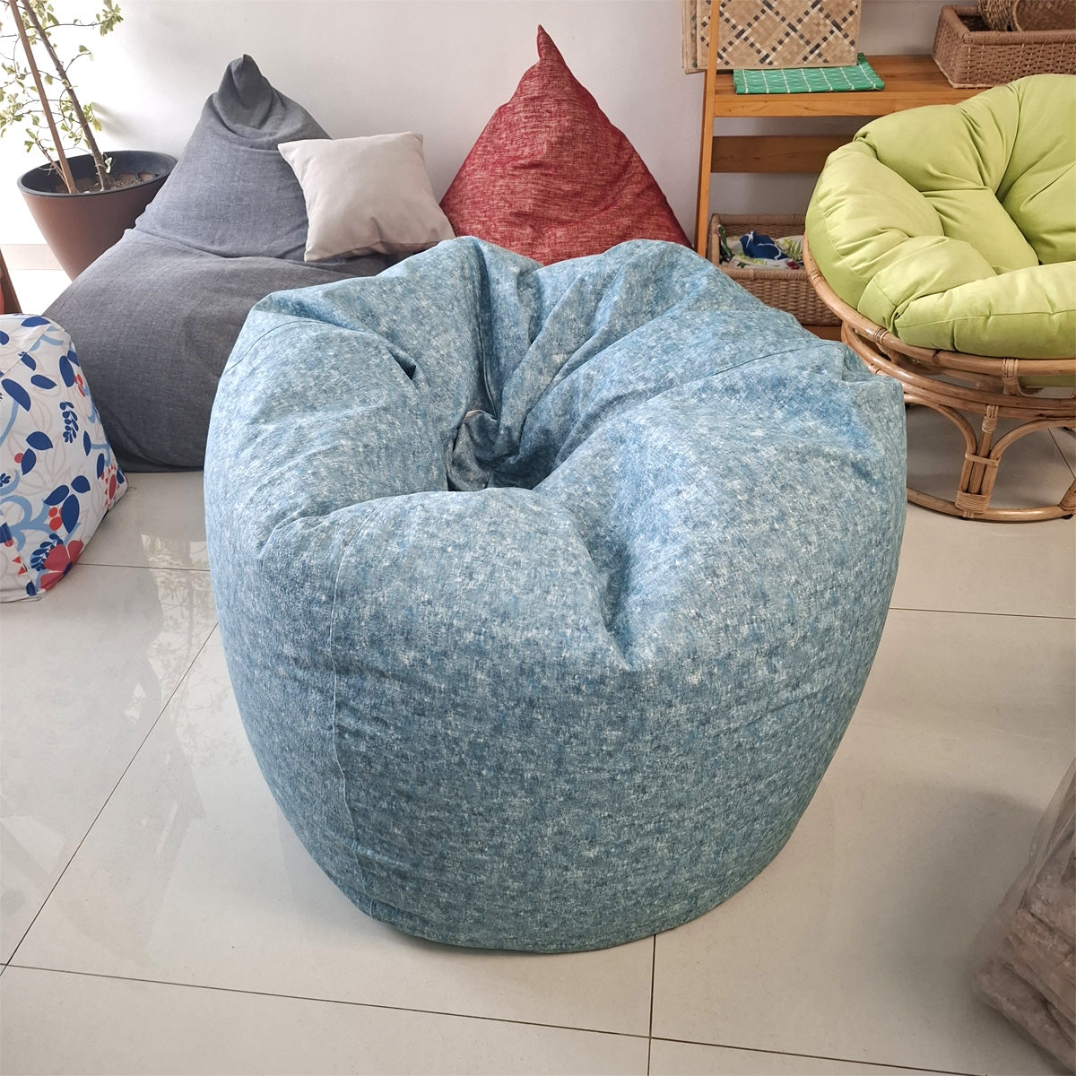 TALIA Blue Mighty Round XL bean bag chair