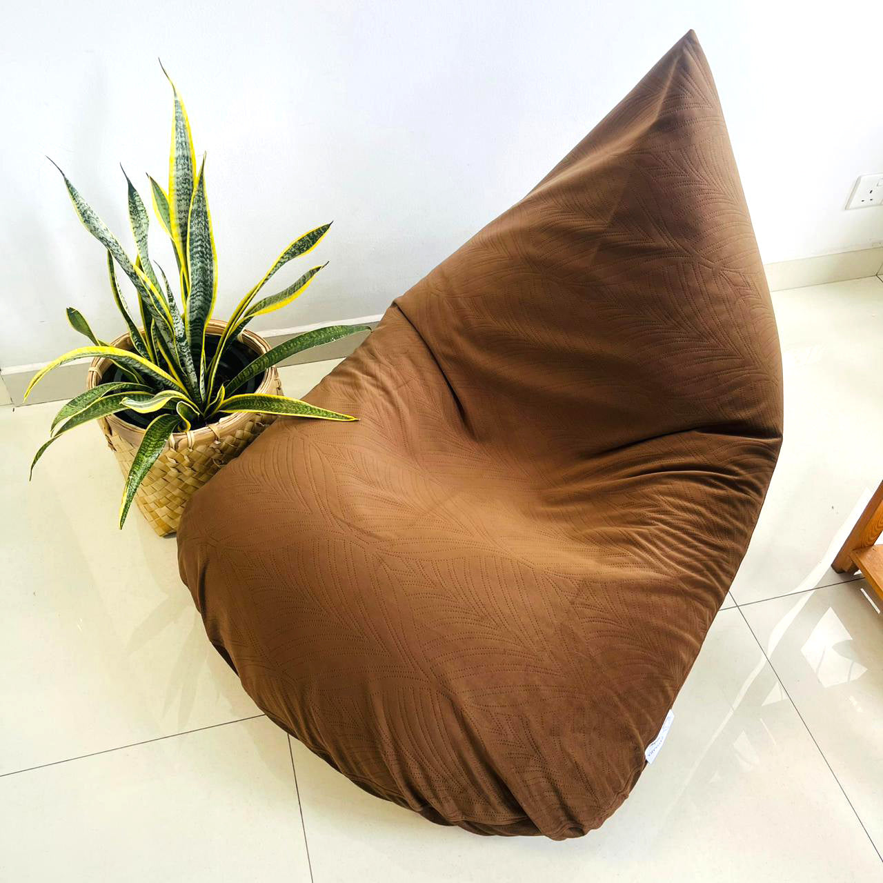 Brown bean bag in velvet - Kaaya