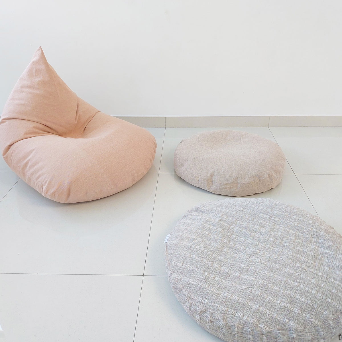 MURU round floor cushion, beige, in cotton Sight Defect