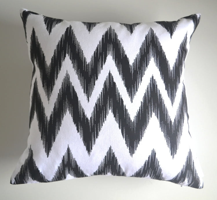 Matina Black and White Chevron/Zig Zag Cushion Cover Slight Defect