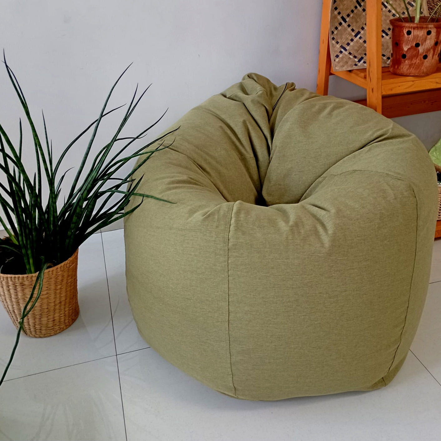 MELEE Olive green Mighty Round XL bean bag chair