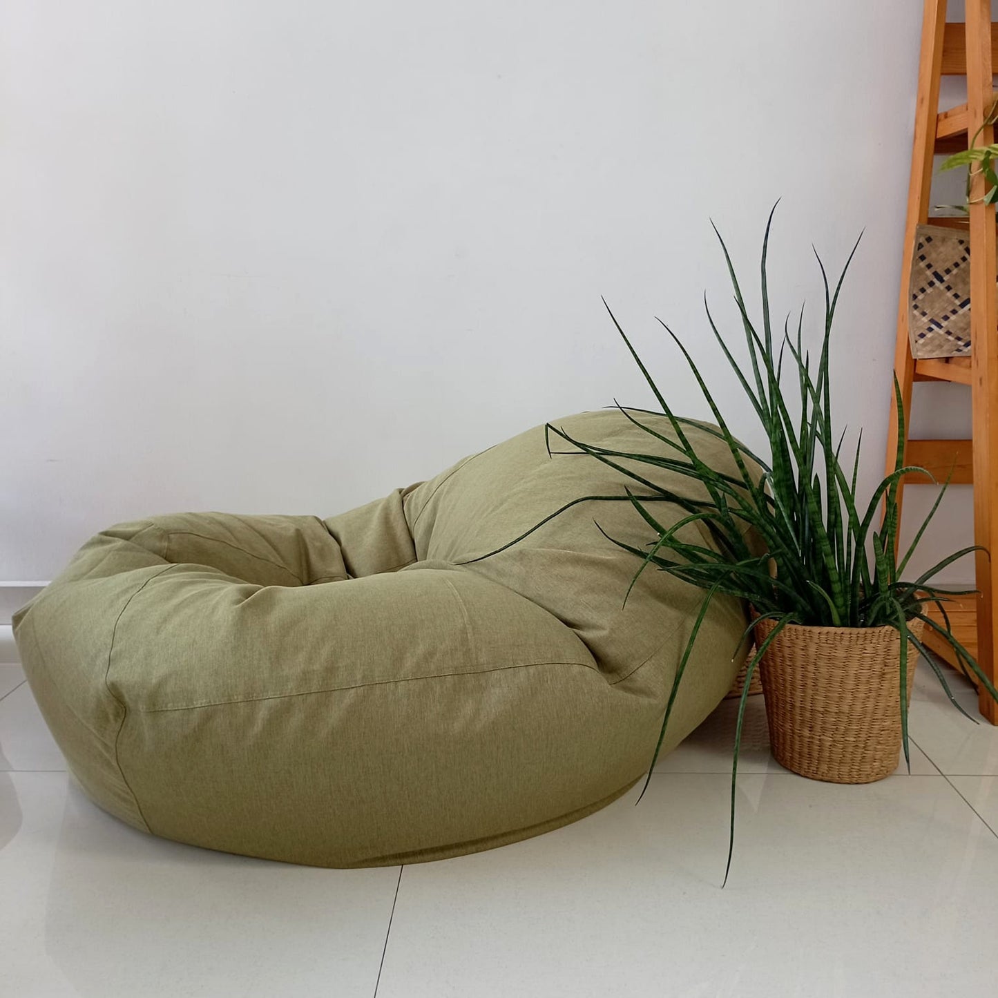 MELEE Olive green Mighty Round XL bean bag chair