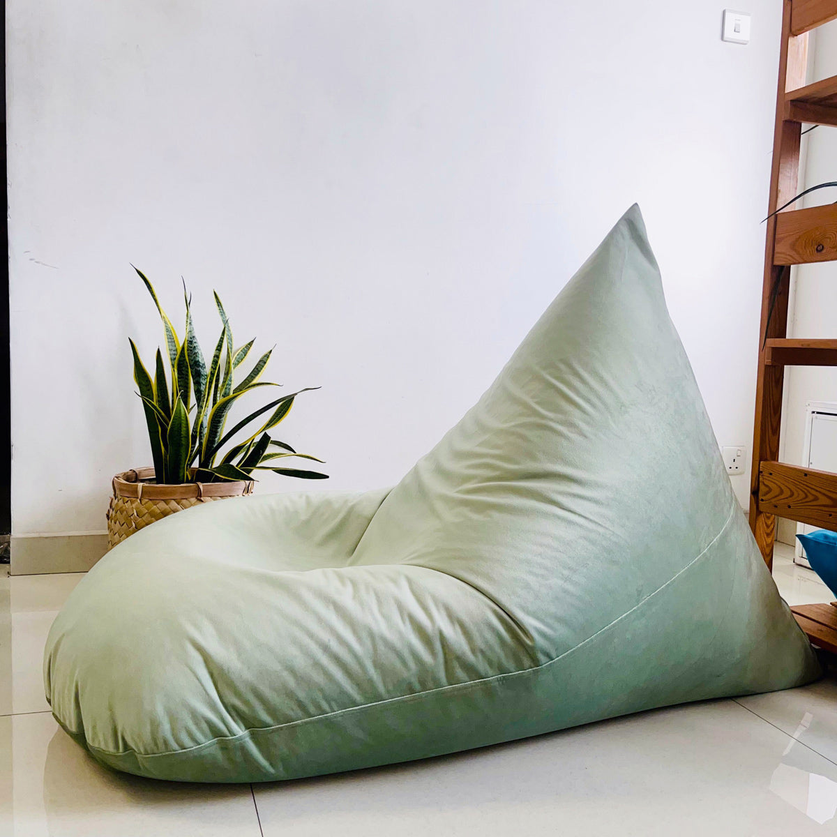 Sage green bean bag in velvet - MIST