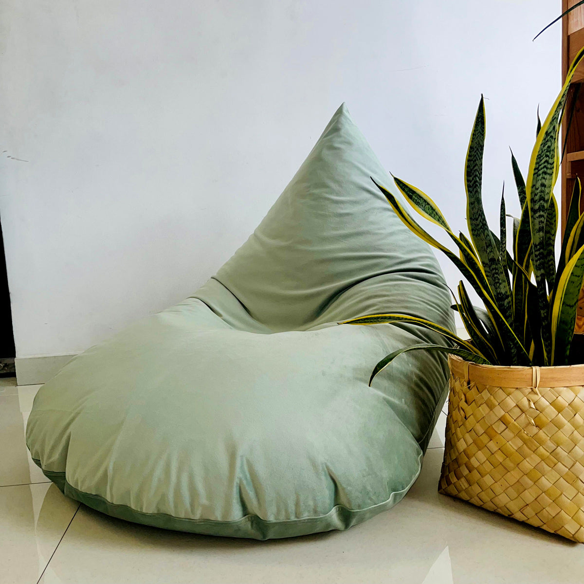 Sage green bean bag in velvet - MIST