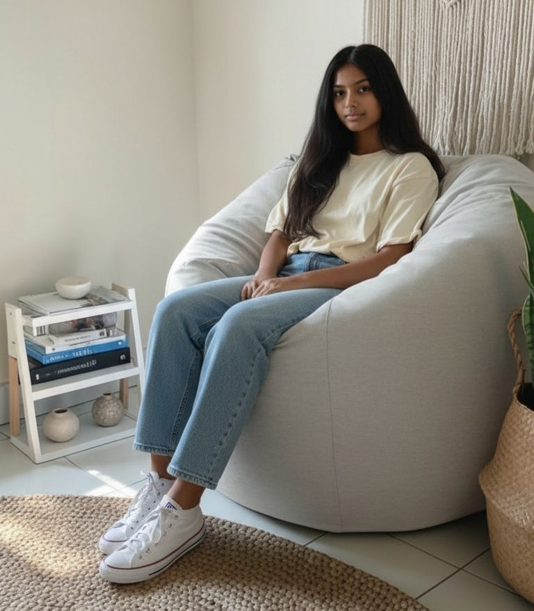 DOVE Cream/White Round XL bean bag chair